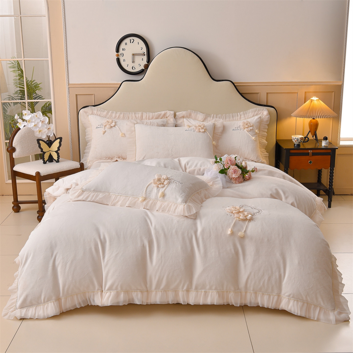 91家纺网 家纺一手货源 找家纺 （总）鼎飞家纺 2025新款A类高克重牛奶绒绣花四件套--舒蕾系列