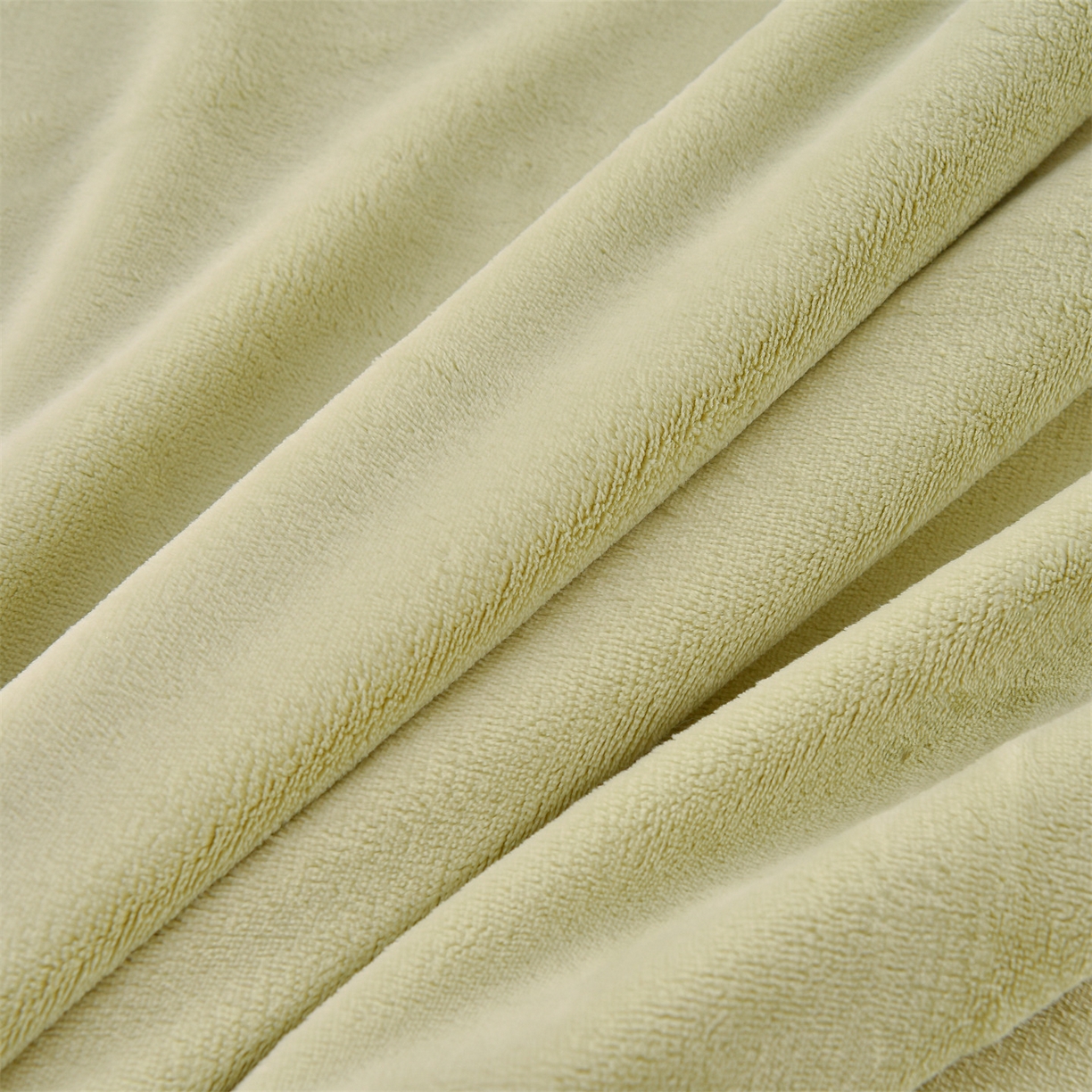 91家纺网 家纺一手货源 找家纺 （总）鼎飞家纺 2025新款A类高克重牛奶绒绣花四件套--舒蕾系列