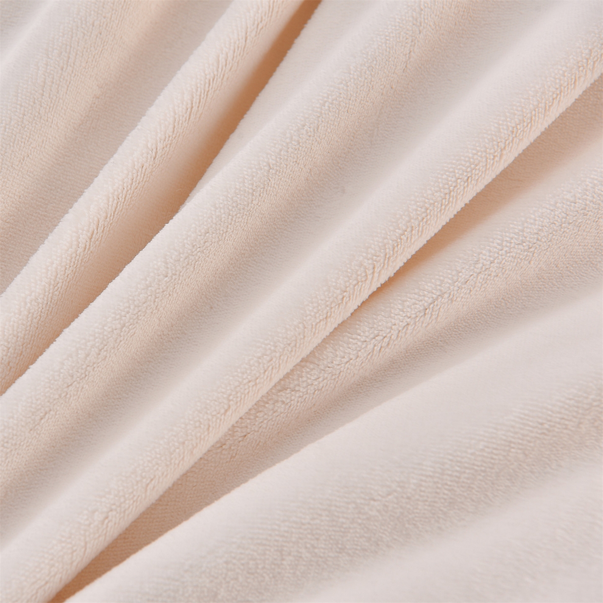 91家纺网 家纺一手货源 找家纺 鼎飞家纺 2025新款A类高克重牛奶绒绣花四件套--舒蕾系列 舒蕾-奶白