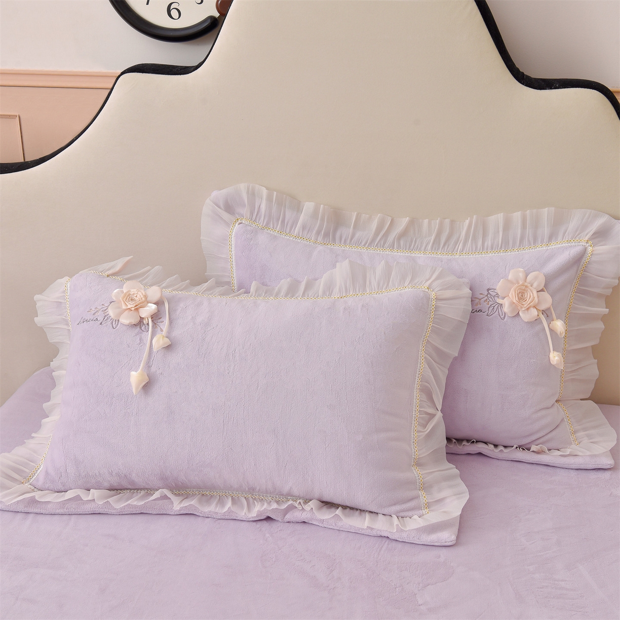 91家纺网 家纺一手货源 找家纺 鼎飞家纺 2025新款A类高克重牛奶绒绣花四件套--舒蕾系列 舒蕾-梦紫