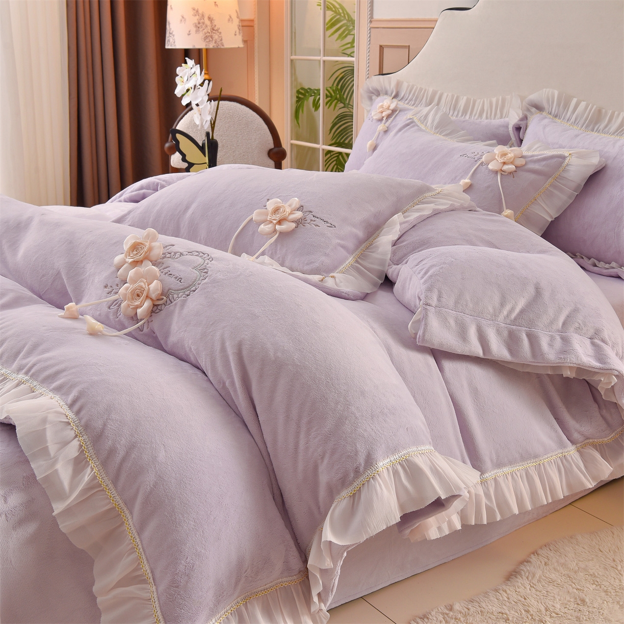 91家纺网 家纺一手货源 找家纺 鼎飞家纺 2025新款A类高克重牛奶绒绣花四件套--舒蕾系列 舒蕾-梦紫