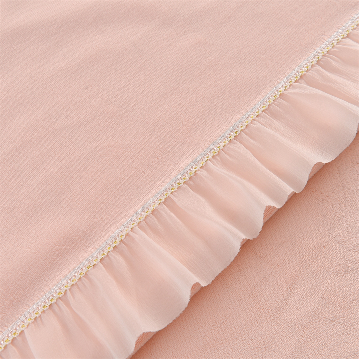 91家纺网 家纺一手货源 找家纺 鼎飞家纺 2025新款A类高克重牛奶绒绣花四件套--舒蕾系列 舒蕾-玉粉