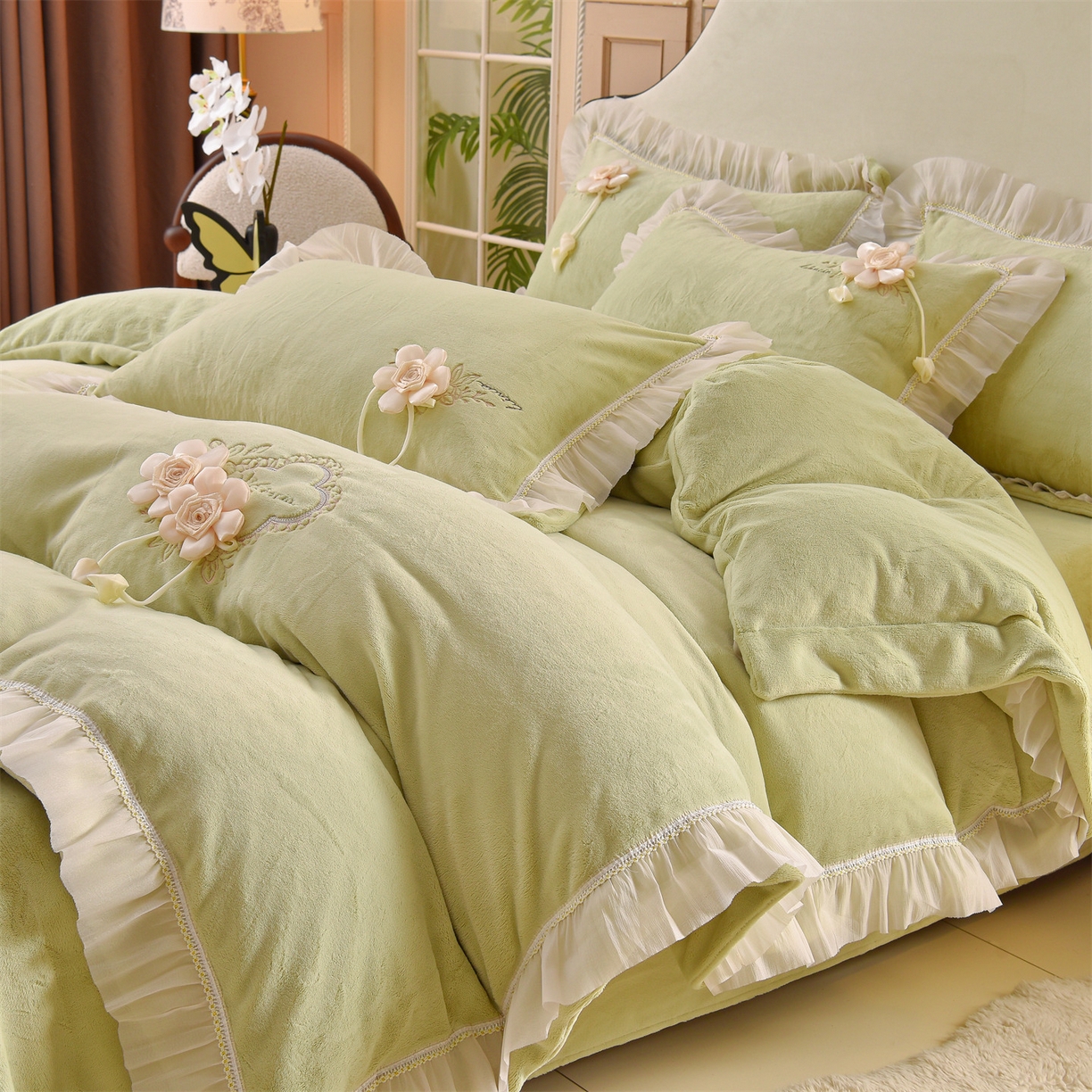 91家纺网 家纺一手货源 找家纺 鼎飞家纺 2025新款A类高克重牛奶绒绣花四件套--舒蕾系列 舒蕾-芬绿