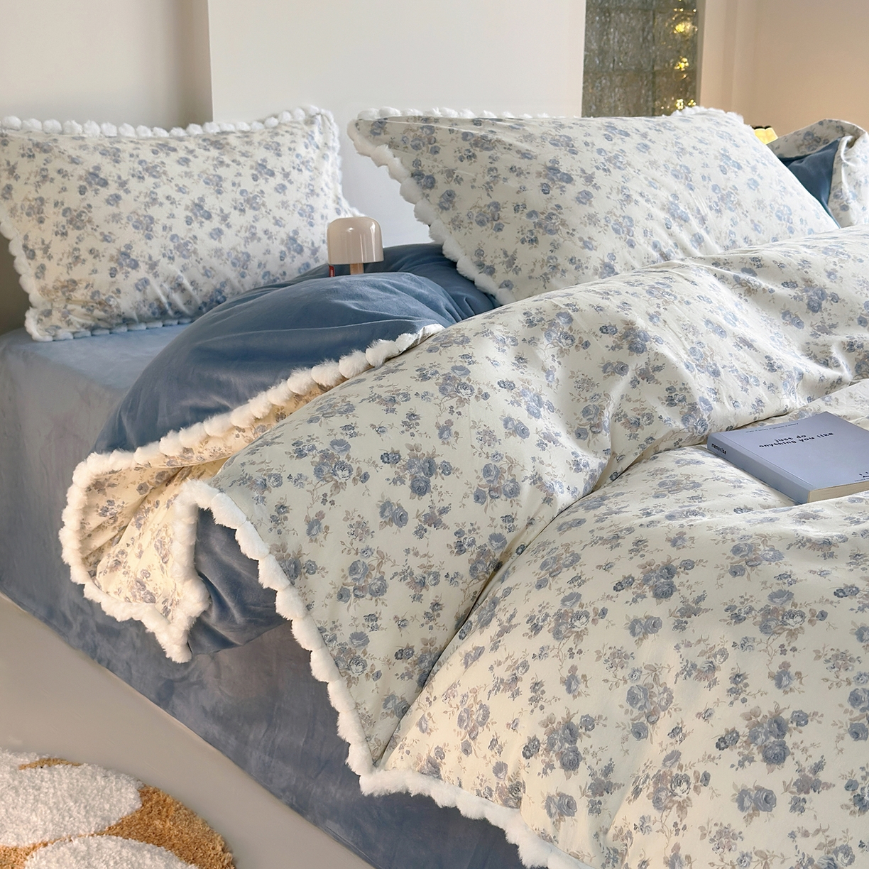 91家纺网 家纺一手货源 找家纺 怡家居 2025秋冬新款毛球花边棉加绒四件套 千代兰