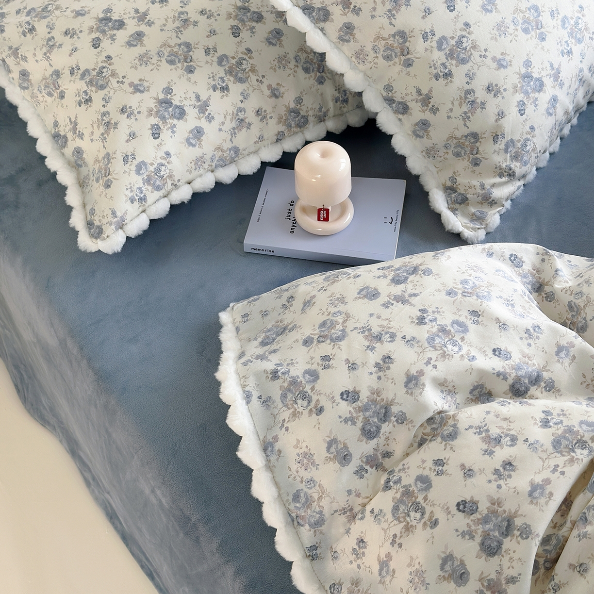 91家纺网 家纺一手货源 找家纺 怡家居 2025秋冬新款毛球花边棉加绒四件套 千代兰