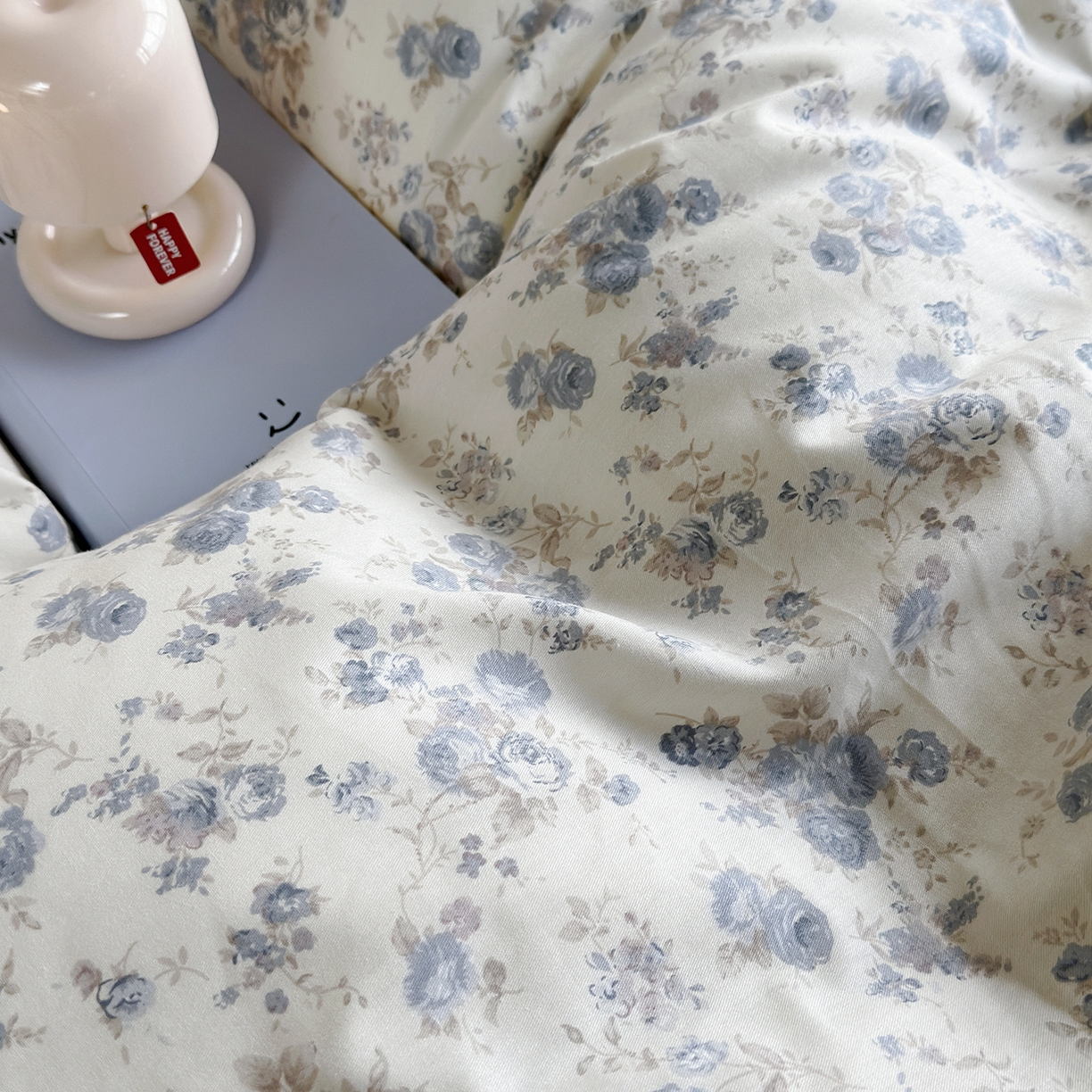 91家纺网 家纺一手货源 找家纺 怡家居 2025秋冬新款毛球花边棉加绒四件套 千代兰