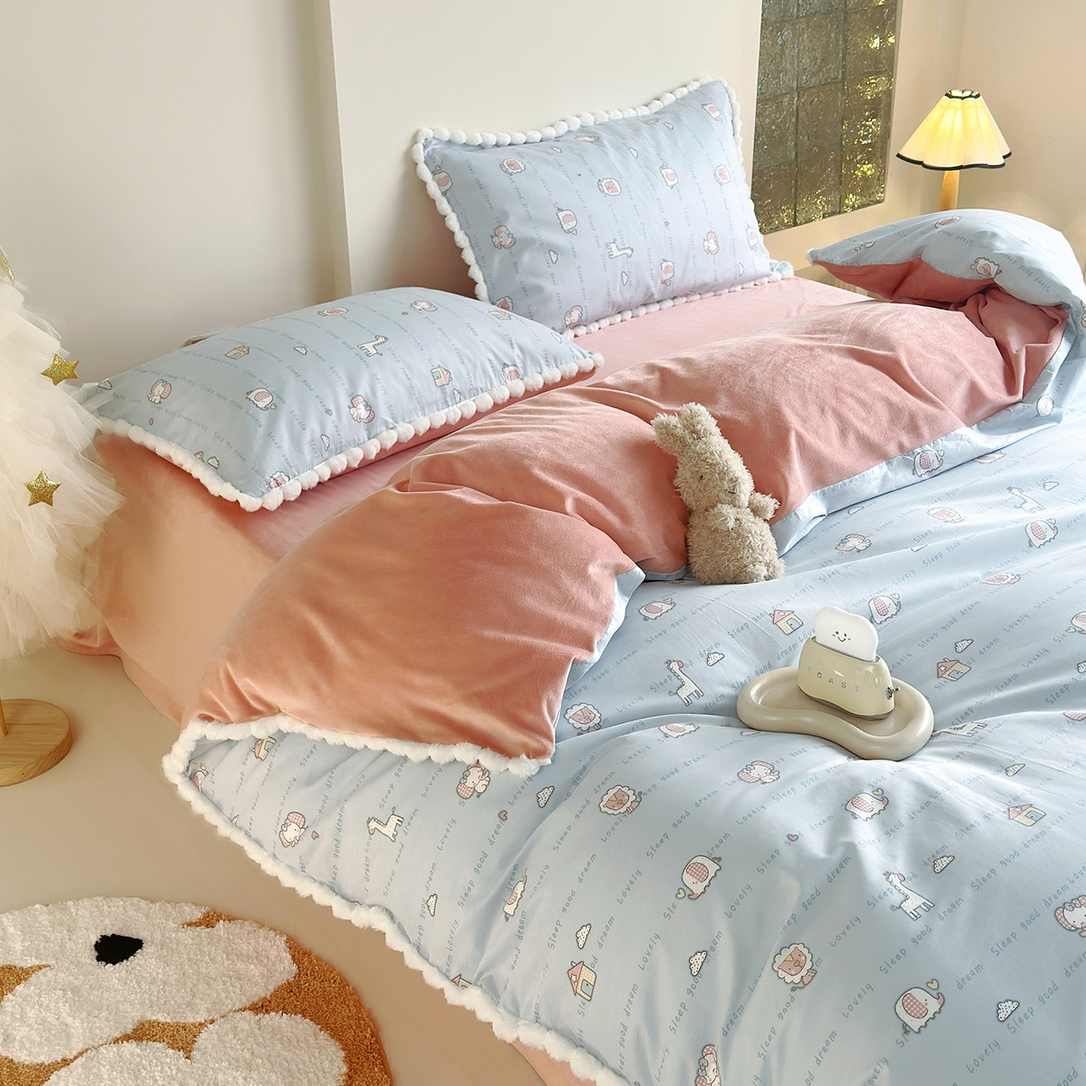 91家纺网 家纺一手货源 找家纺 怡家居 2025秋冬新款毛球花边棉加绒四件套 童趣