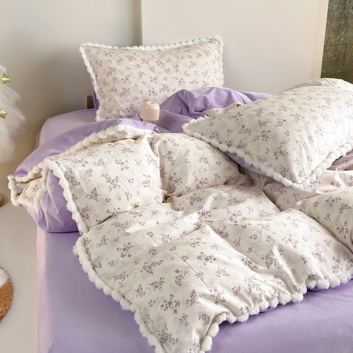 91家纺网 家纺一手货源 找家纺 怡家居 2025秋冬新款毛球花边棉加绒四件套 嫣然