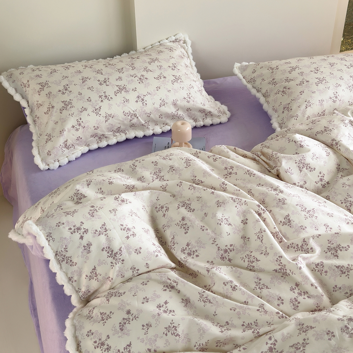 91家纺网 家纺一手货源 找家纺 怡家居 2025秋冬新款毛球花边棉加绒四件套 嫣然