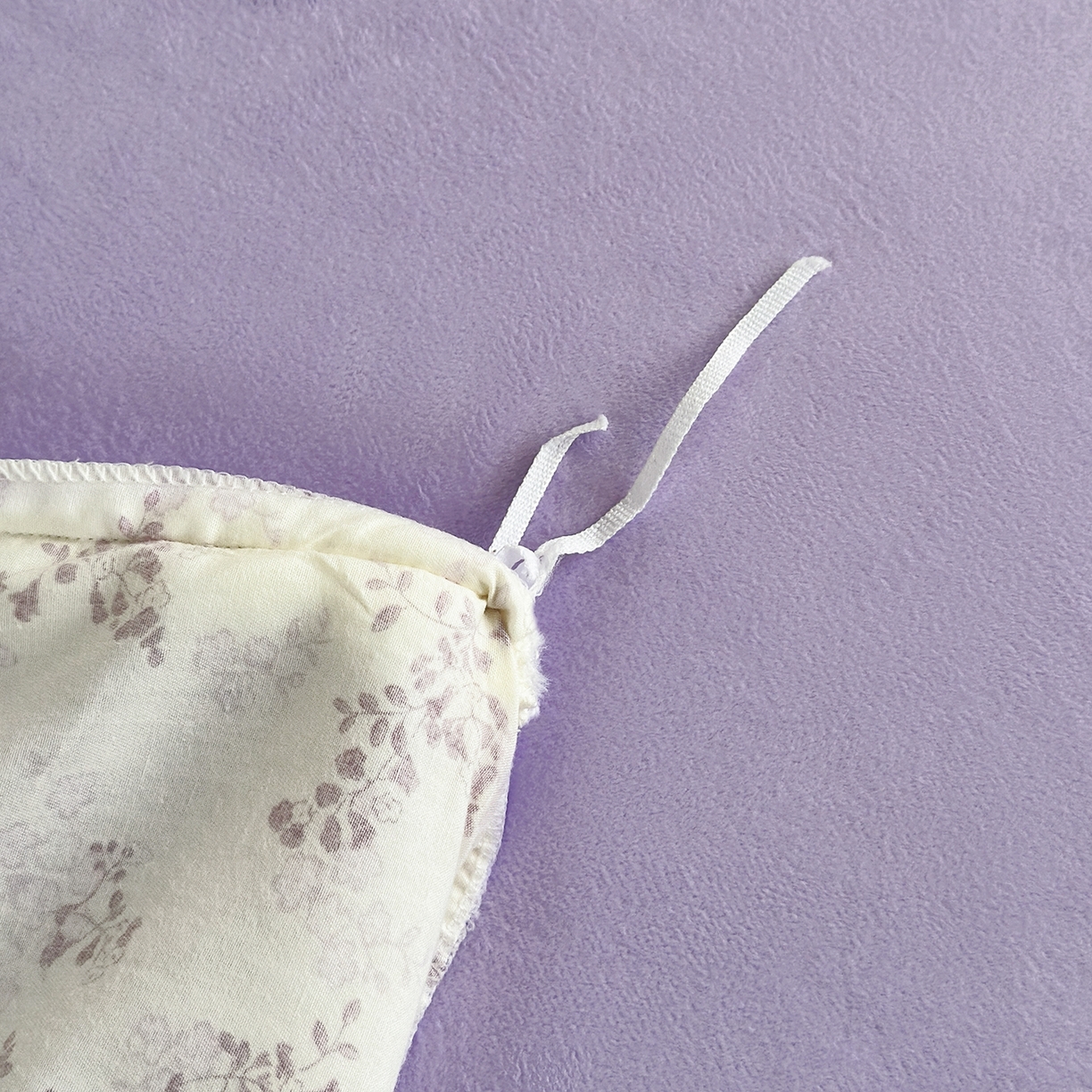 91家纺网 家纺一手货源 找家纺 怡家居 2025秋冬新款毛球花边棉加绒四件套 嫣然