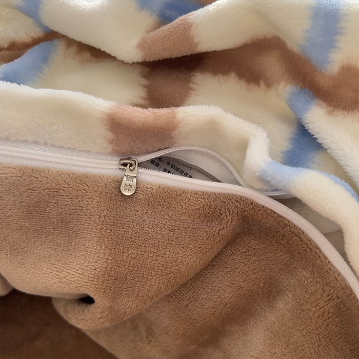 91家纺网 家纺一手货源 找家纺 原素 2025秋冬加厚牛奶绒毛巾绣四件套 格纹腊肠狗-绒毛巾绣