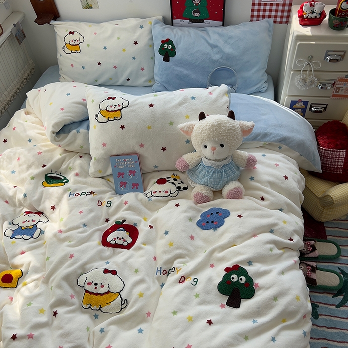 91家纺网 家纺一手货源 找家纺 原素 2025秋冬加厚牛奶绒毛巾绣四件套 萌狗奶团-绒毛巾绣