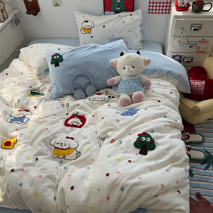 91家纺网 家纺一手货源 找家纺 原素 2025秋冬加厚牛奶绒毛巾绣四件套 萌狗奶团-绒毛巾绣