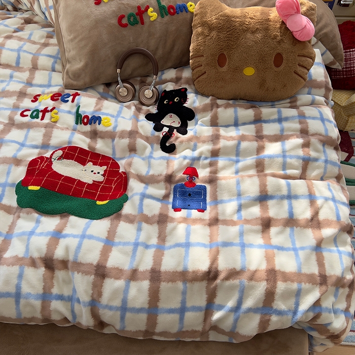 91家纺网 家纺一手货源 找家纺 原素 2025秋冬加厚牛奶绒毛巾绣四件套 格纹沙发喵-绒毛巾绣