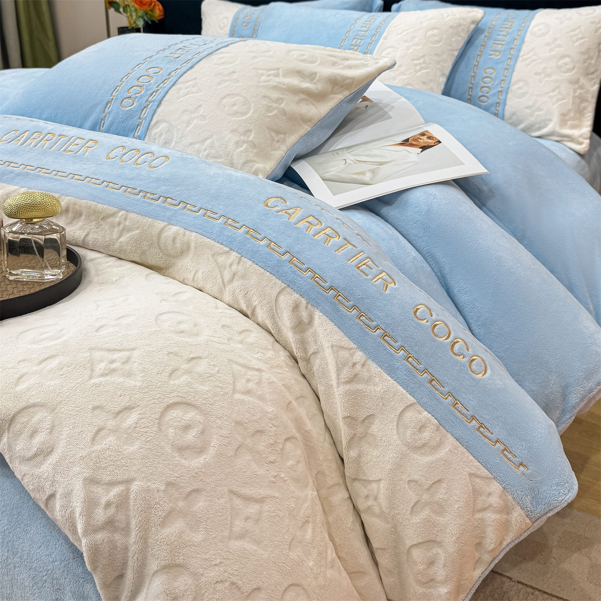 91家纺网 家纺一手货源 找家纺 灰鲸 2025新款牛奶绒拼接刺绣雕花四件套-威登 威登-繁星蓝