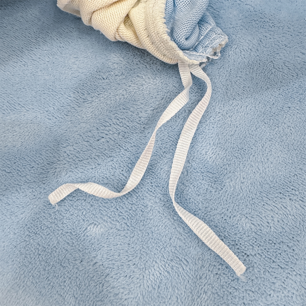 91家纺网 家纺一手货源 找家纺 灰鲸 2025新款牛奶绒拼接刺绣雕花四件套-威登 威登-繁星蓝