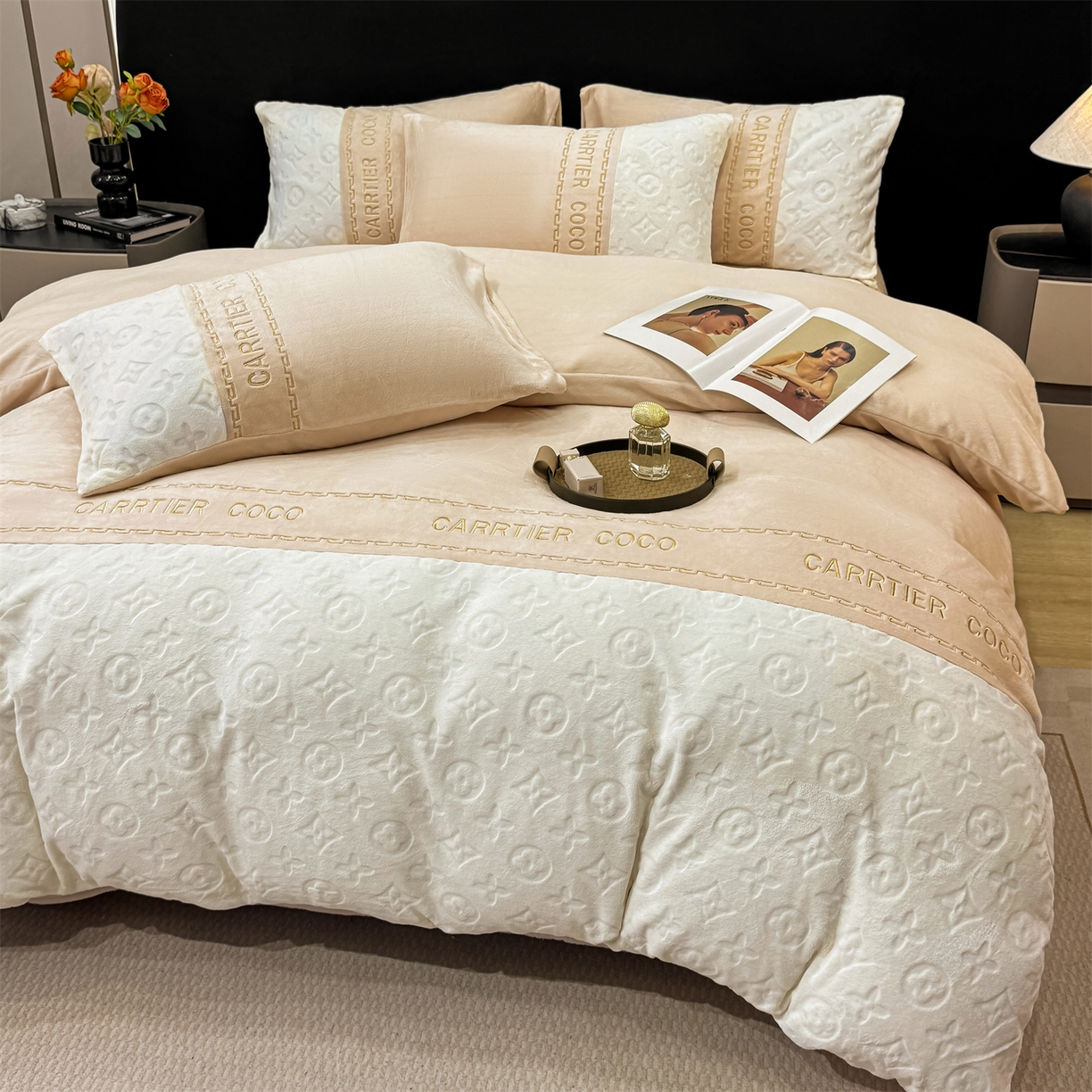 91家纺网 家纺一手货源 找家纺 灰鲸 2025新款牛奶绒拼接刺绣雕花四件套-威登 威登-香槟