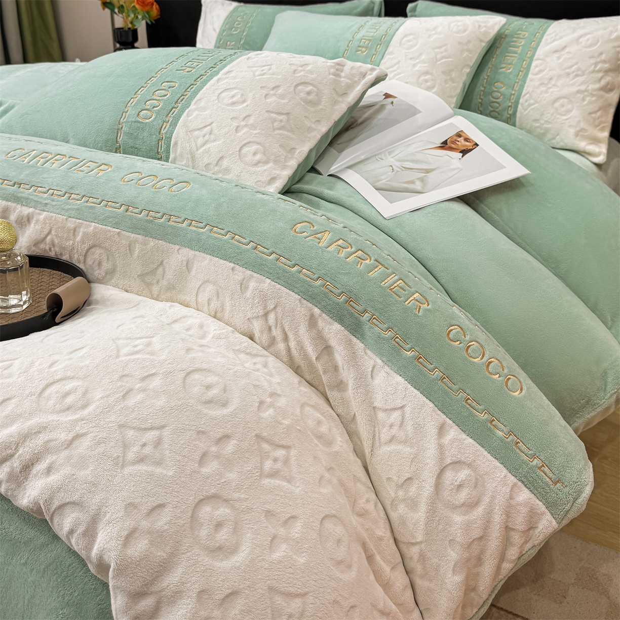 91家纺网 家纺一手货源 找家纺 灰鲸 2025新款牛奶绒拼接刺绣雕花四件套-威登 威登-抹茶绿