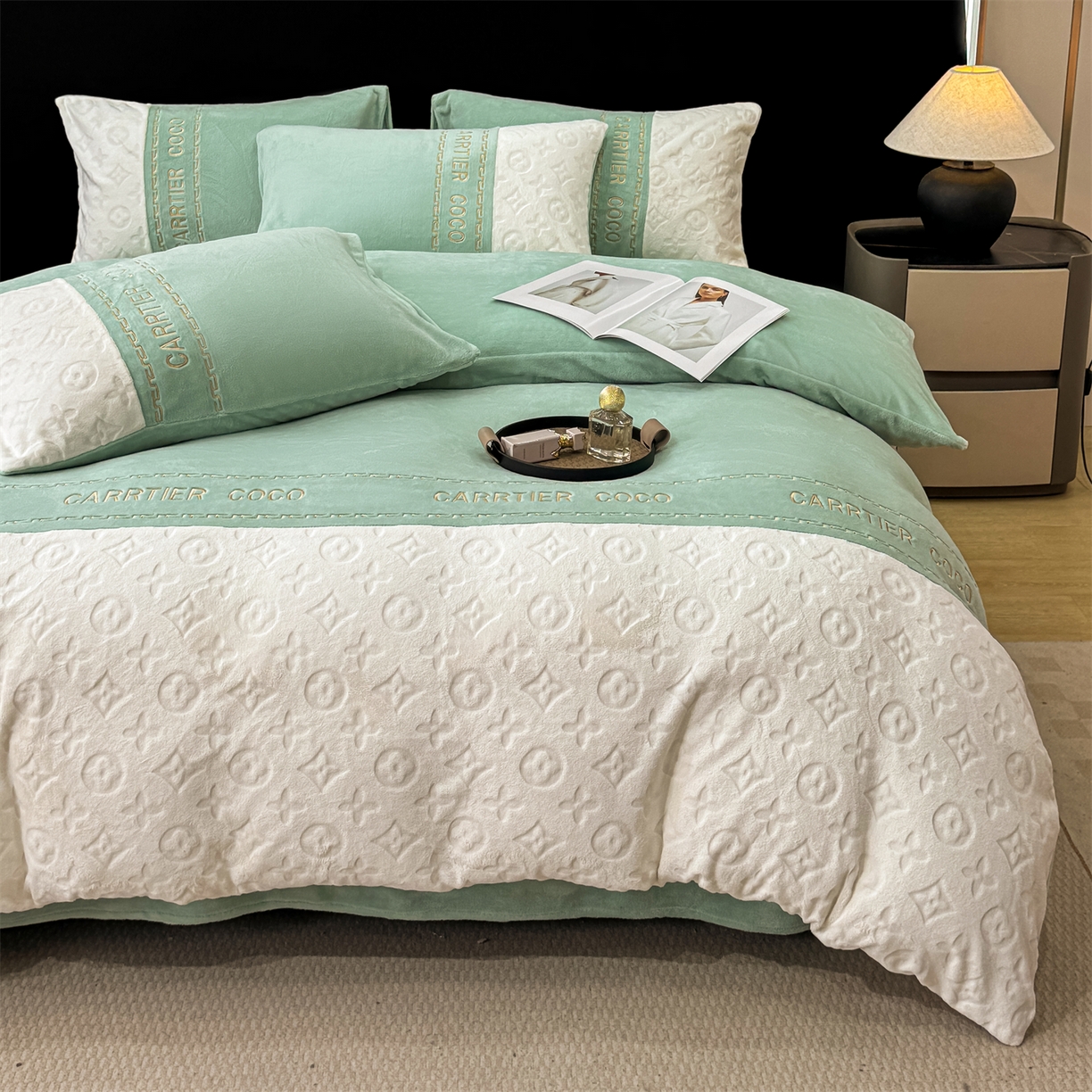 91家纺网 家纺一手货源 找家纺 灰鲸 2025新款牛奶绒拼接刺绣雕花四件套-威登 威登-抹茶绿