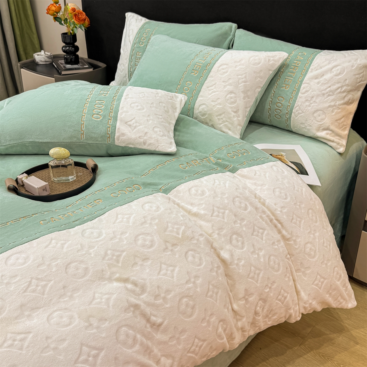 91家纺网 家纺一手货源 找家纺 灰鲸 2025新款牛奶绒拼接刺绣雕花四件套-威登 威登-抹茶绿