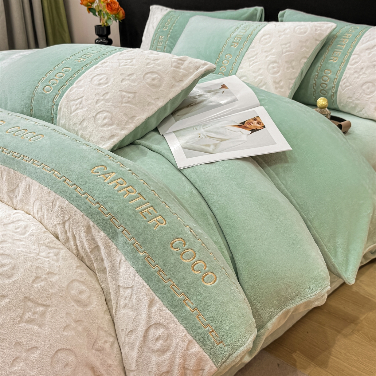 91家纺网 家纺一手货源 找家纺 灰鲸 2025新款牛奶绒拼接刺绣雕花四件套-威登 威登-抹茶绿