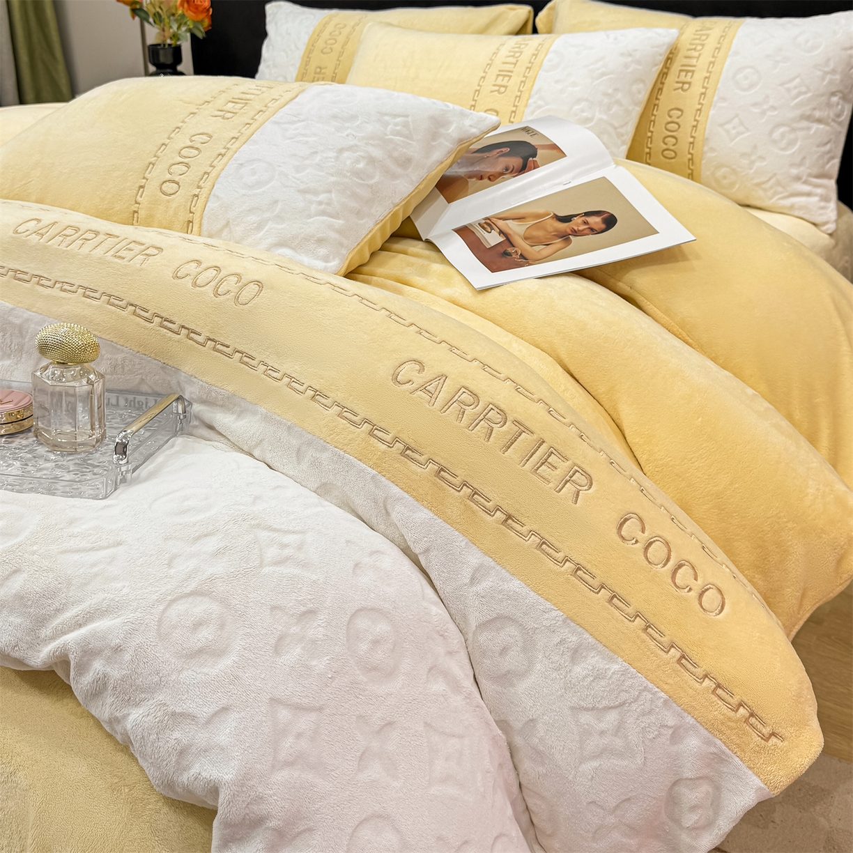 91家纺网 家纺一手货源 找家纺 灰鲸 2025新款牛奶绒拼接刺绣雕花四件套-威登 威登-奶黄