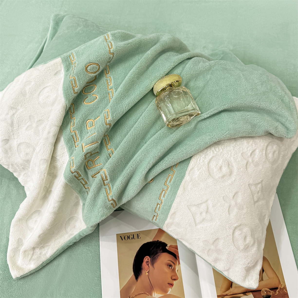 91家纺网 家纺一手货源 找家纺 灰鲸 2025新款牛奶绒拼接刺绣雕花四件套-威登 威登-抹茶绿