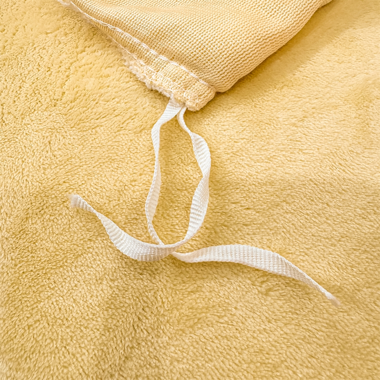 91家纺网 家纺一手货源 找家纺 灰鲸 2025新款牛奶绒拼接刺绣雕花四件套-威登 威登-奶黄