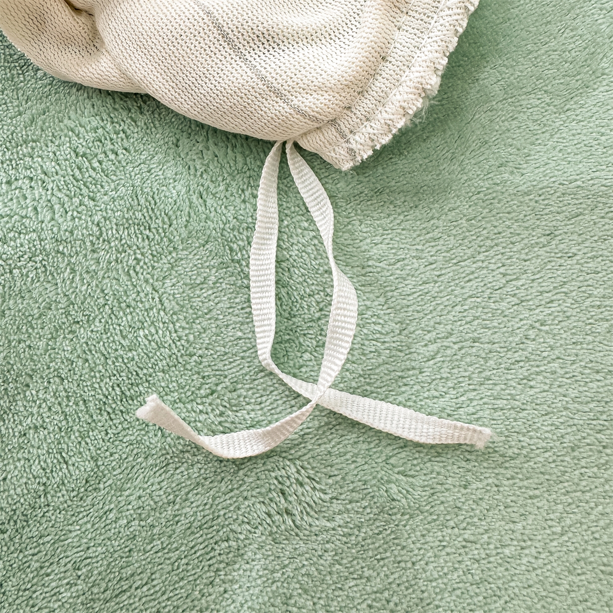 91家纺网 家纺一手货源 找家纺 灰鲸 2025新款牛奶绒拼接刺绣雕花四件套-威登 威登-抹茶绿