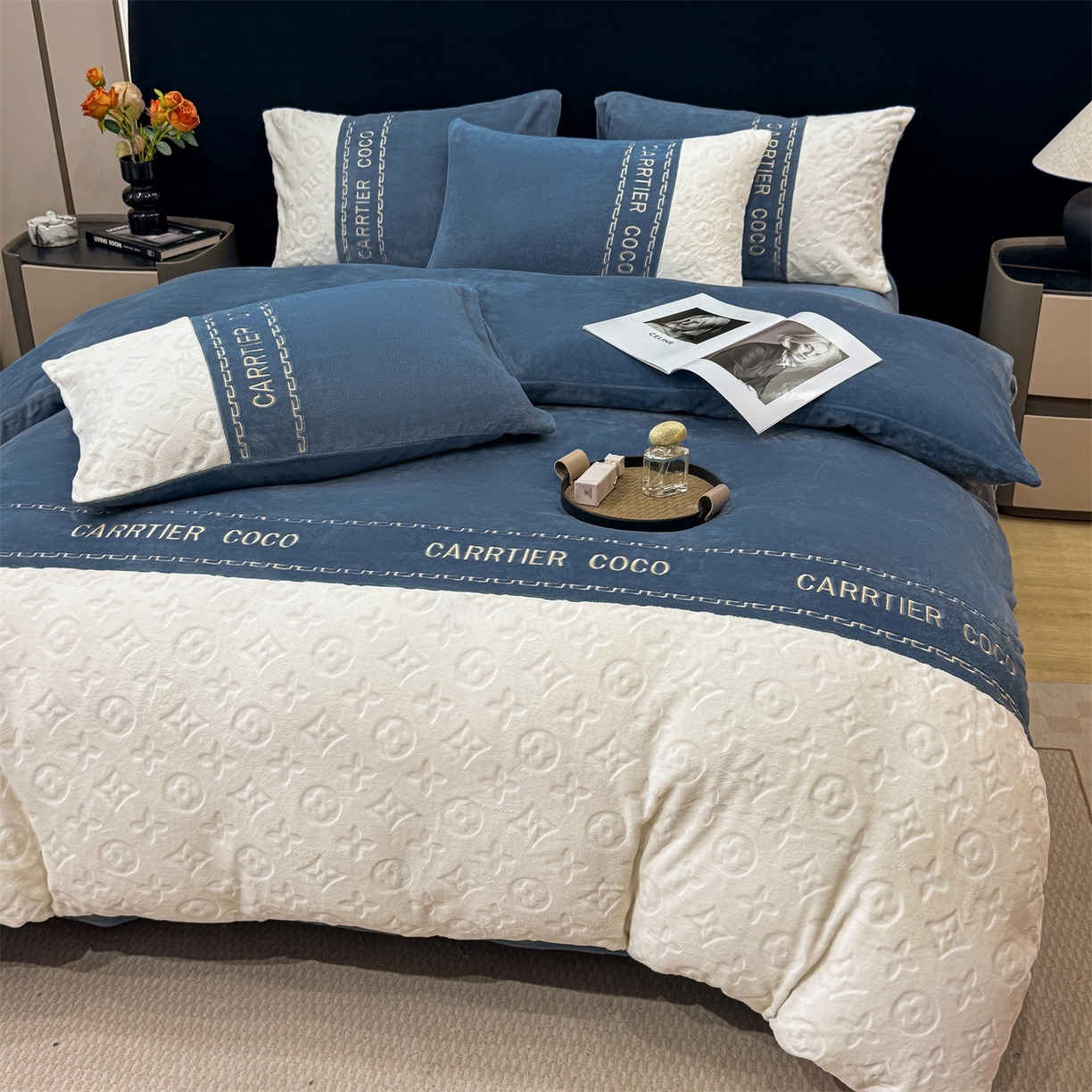 91家纺网 家纺一手货源 找家纺 灰鲸 2025新款牛奶绒拼接刺绣雕花四件套-威登 威登-宾利蓝