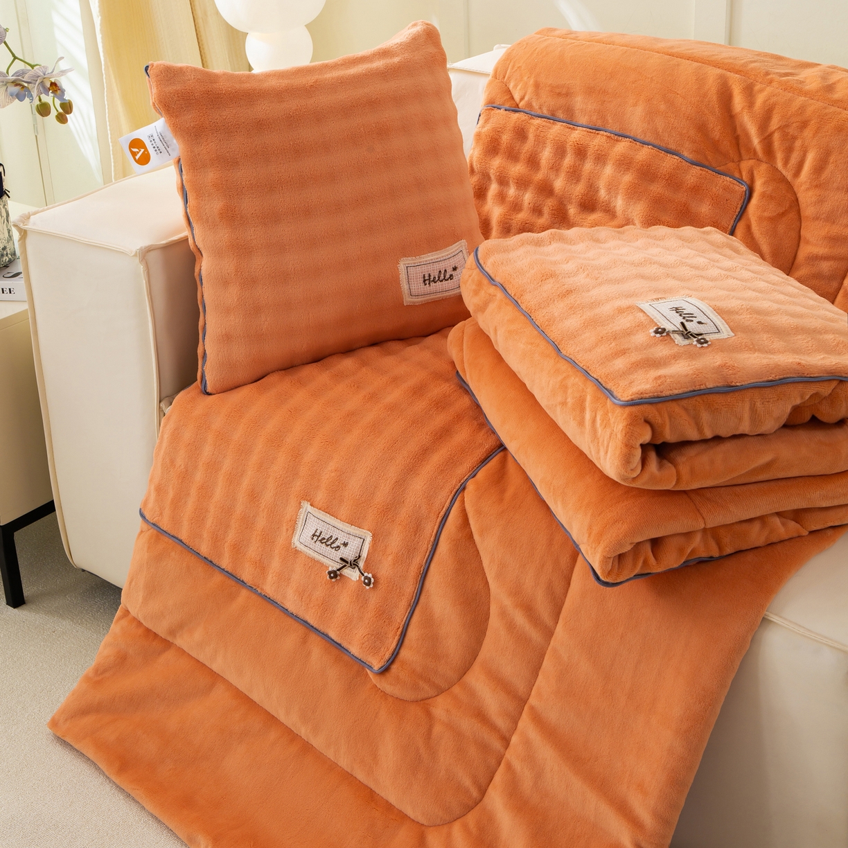 91家纺网 家纺一手货源 找家纺 多今家纺 2025新款牛奶绒贴布抱枕被子-遇见系列 遇见-落霞橙