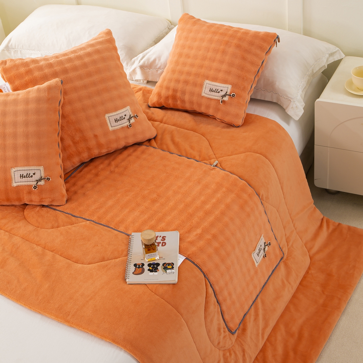 91家纺网 家纺一手货源 找家纺 多今家纺 2025新款牛奶绒贴布抱枕被子-遇见系列 遇见-落霞橙