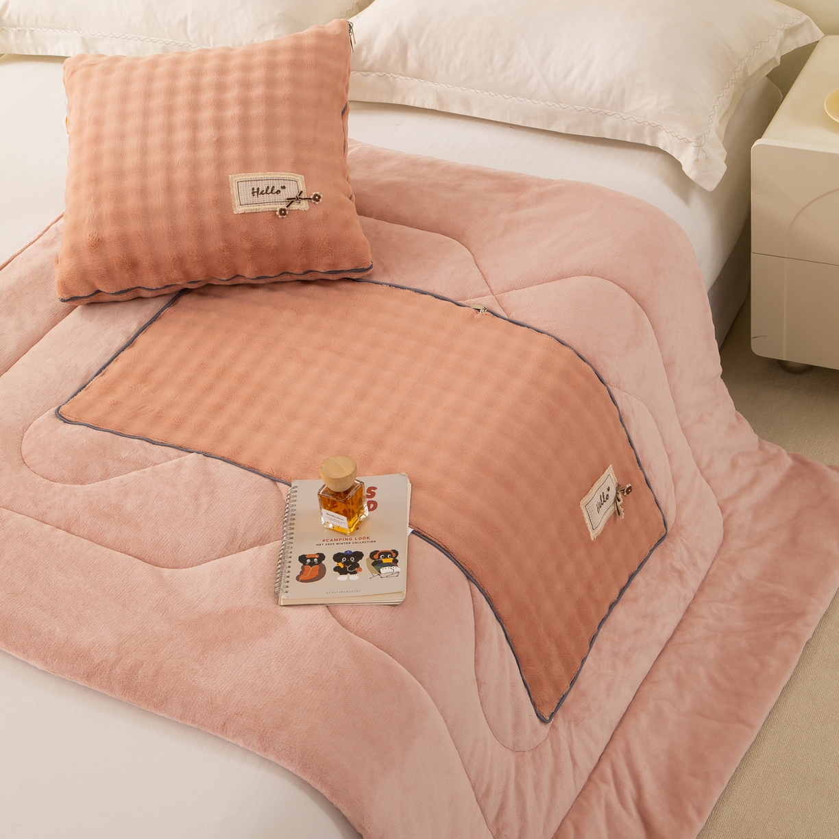 91家纺网 家纺一手货源 找家纺 （总）多今家纺 2025新款牛奶绒贴布抱枕被子-遇见系列