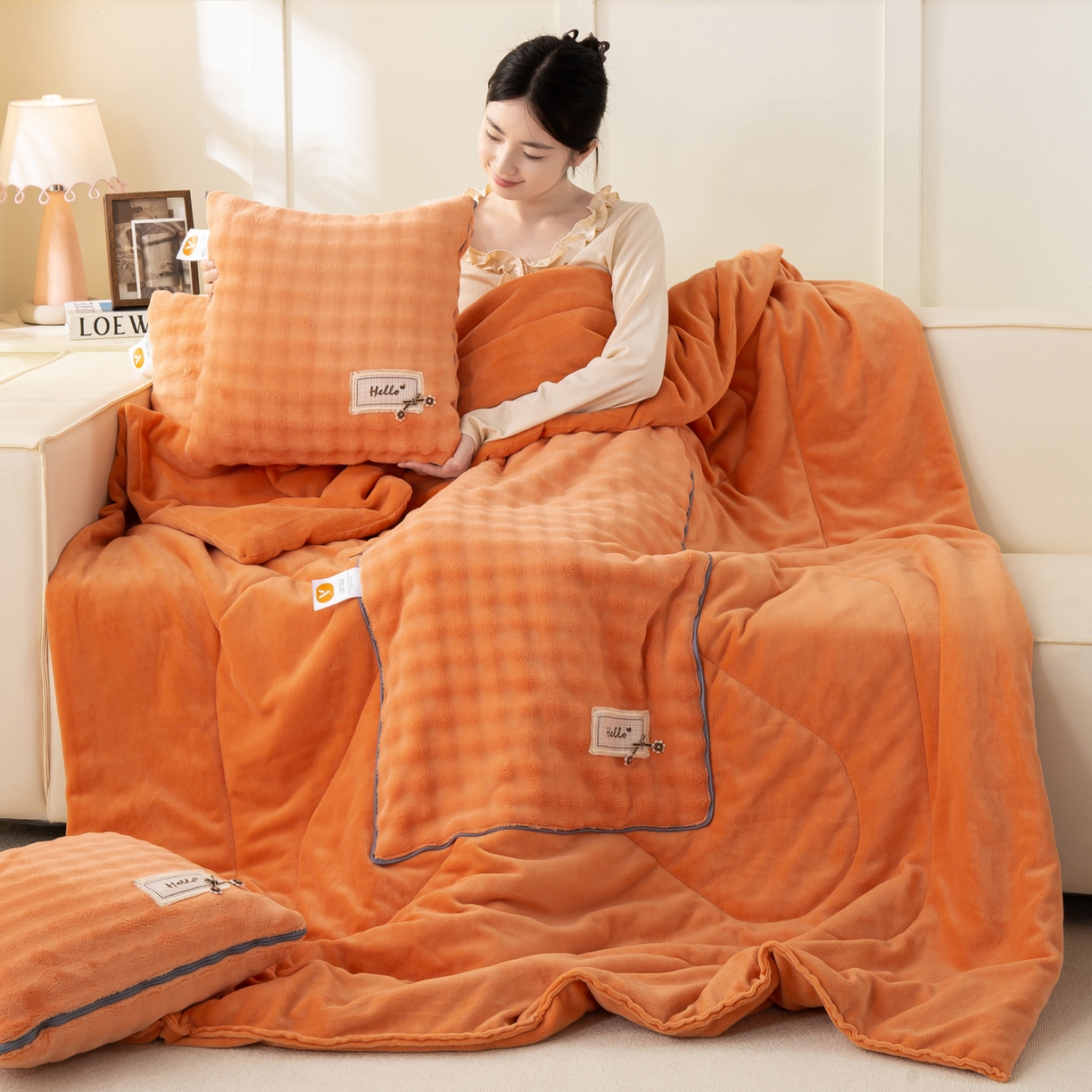 91家纺网 家纺一手货源 找家纺 多今家纺 2025新款牛奶绒贴布抱枕被子-遇见系列 遇见-落霞橙