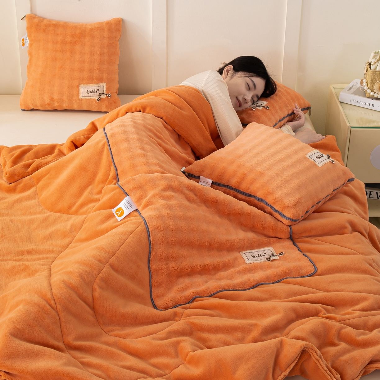 91家纺网 家纺一手货源 找家纺 多今家纺 2025新款牛奶绒贴布抱枕被子-遇见系列 遇见-落霞橙