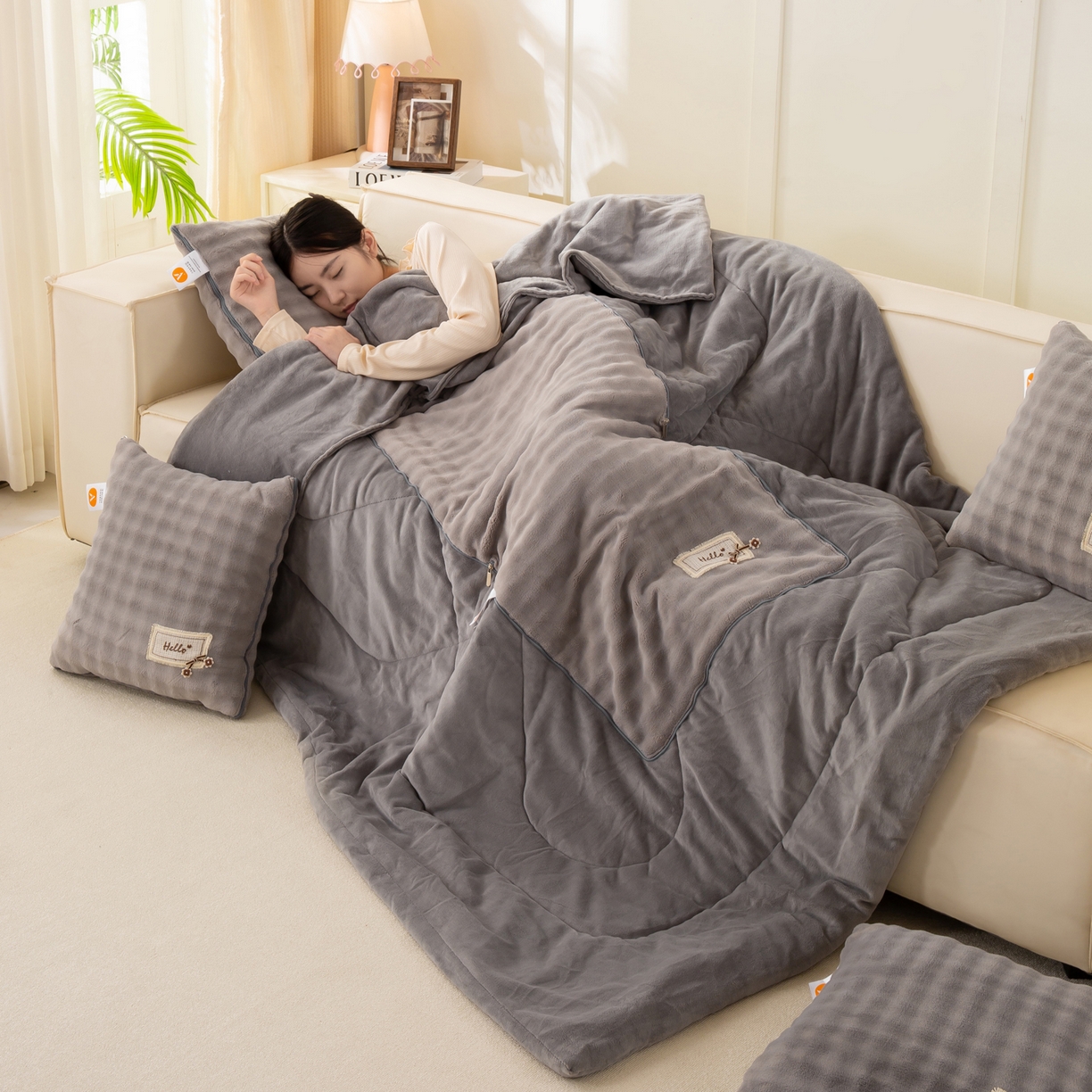 91家纺网 家纺一手货源 找家纺 多今家纺 2025新款牛奶绒贴布抱枕被子-遇见系列 遇见-月光灰