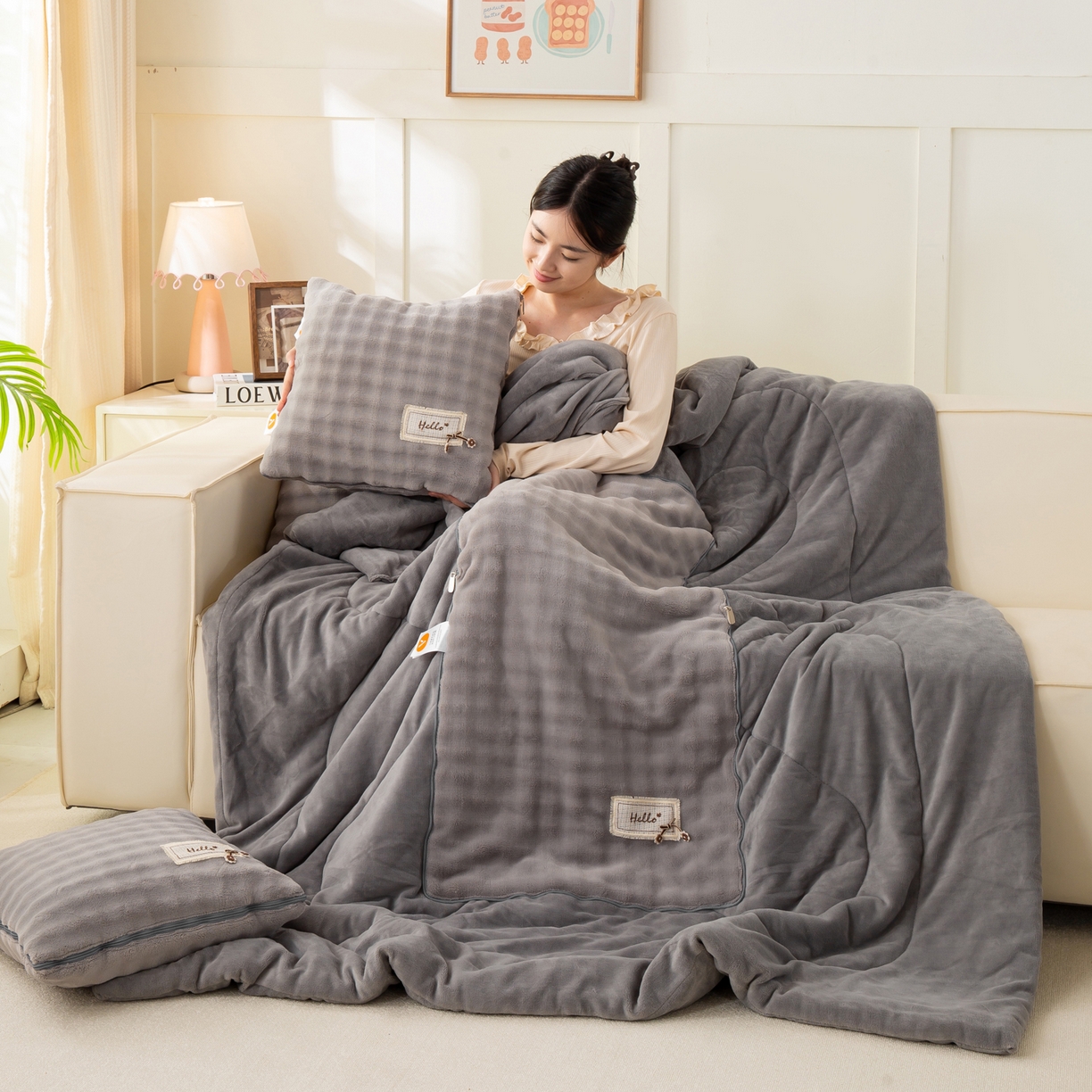 91家纺网 家纺一手货源 找家纺 多今家纺 2025新款牛奶绒贴布抱枕被子-遇见系列 遇见-月光灰