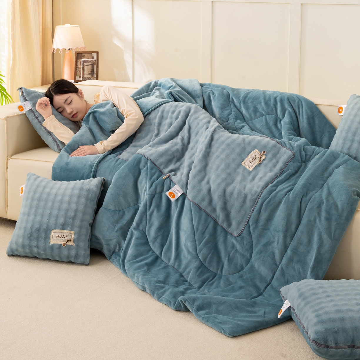 91家纺网 家纺一手货源 找家纺 多今家纺 2025新款牛奶绒贴布抱枕被子-遇见系列 遇见-天空蓝