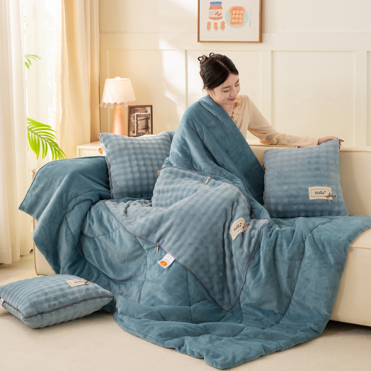 91家纺网 家纺一手货源 找家纺 多今家纺 2025新款牛奶绒贴布抱枕被子-遇见系列 遇见-天空蓝