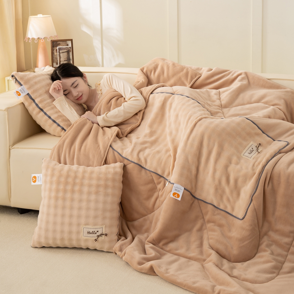 91家纺网 家纺一手货源 找家纺 多今家纺 2025新款牛奶绒贴布抱枕被子-遇见系列 遇见-象牙黄