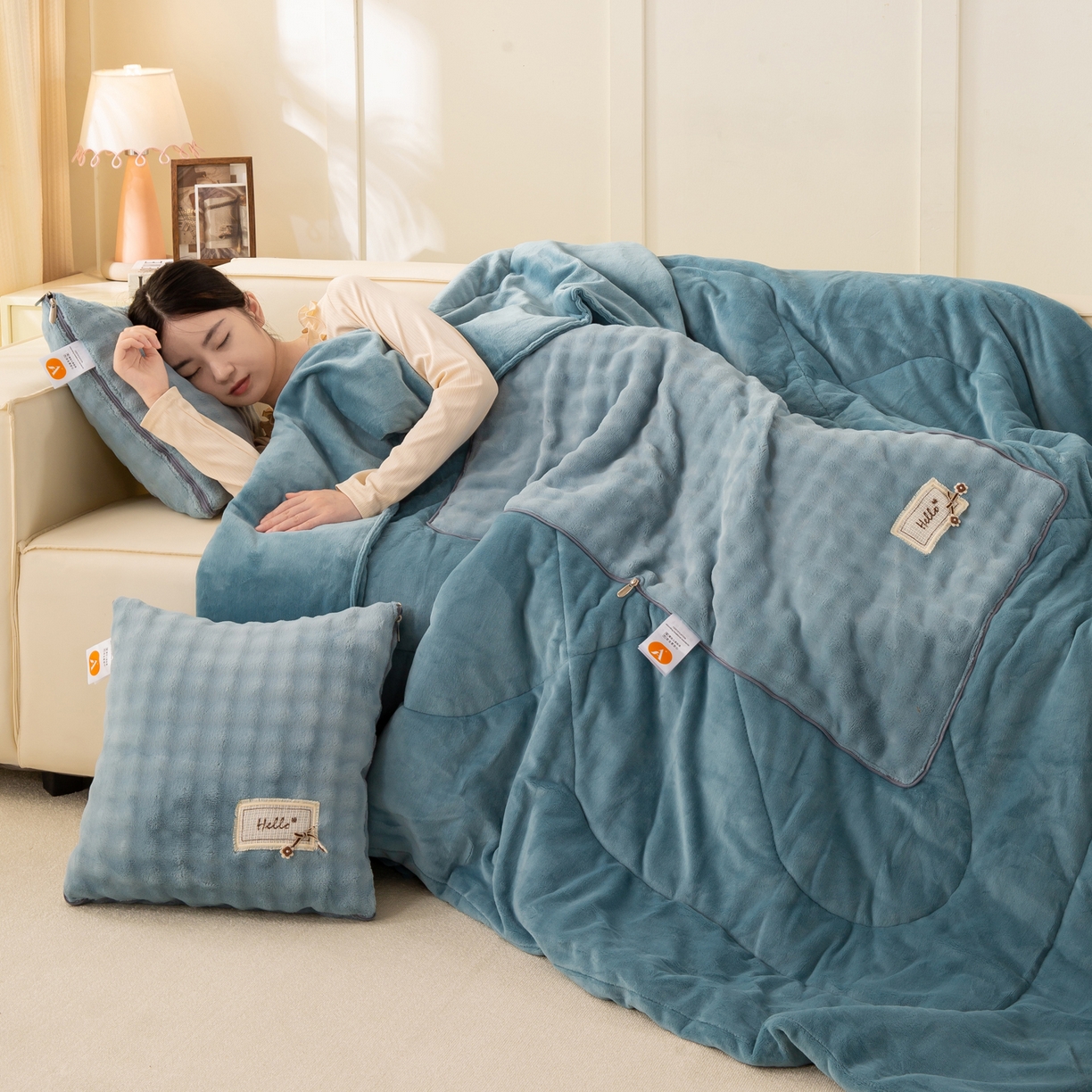 91家纺网 家纺一手货源 找家纺 多今家纺 2025新款牛奶绒贴布抱枕被子-遇见系列 遇见-天空蓝