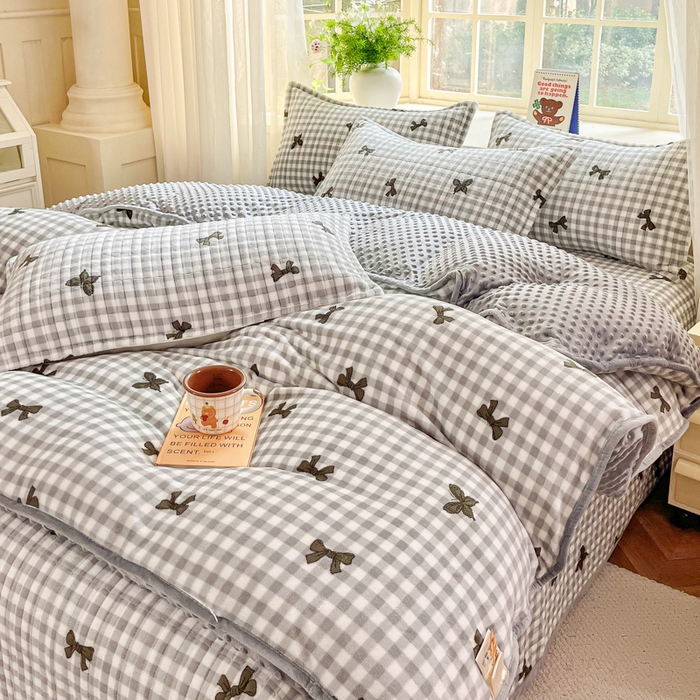 91家纺网 家纺一手货源 找家纺 尚美家纺 2025冬季新品豆豆绒高克重床盖被套四件套 蝴蝶飞舞