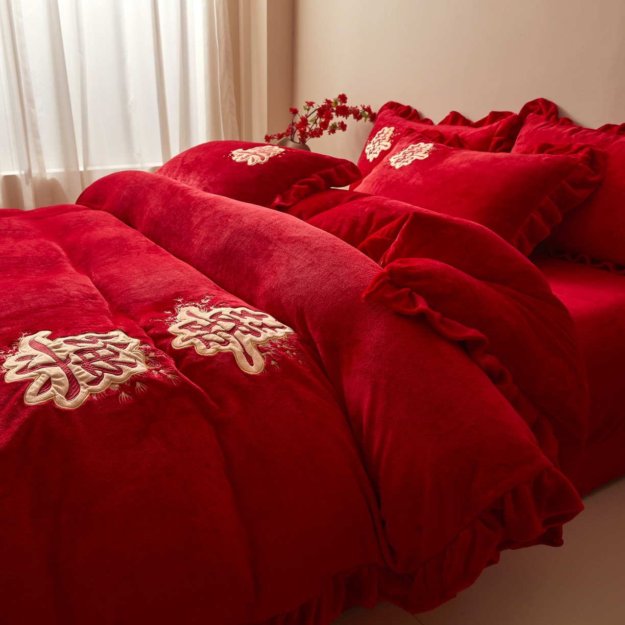 91家纺网 家纺一手货源 找家纺 千希家纺 2025新款220克牛奶绒贴布绣婚庆套件（提供买家秀） 贴布款-喜樂