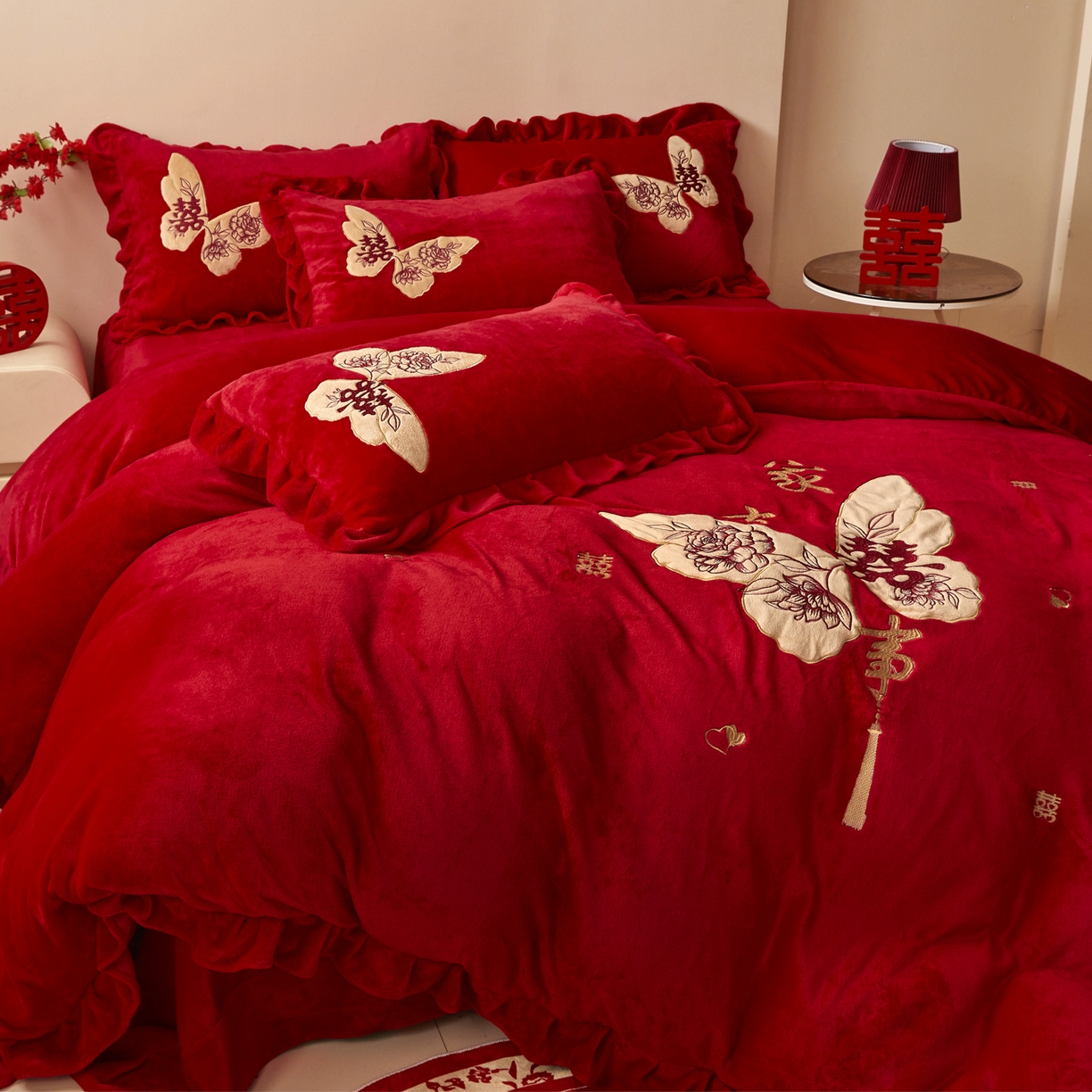 91家纺网 家纺一手货源 找家纺 千希家纺 2025新款220克牛奶绒贴布绣婚庆套件（提供买家秀） 家有喜事