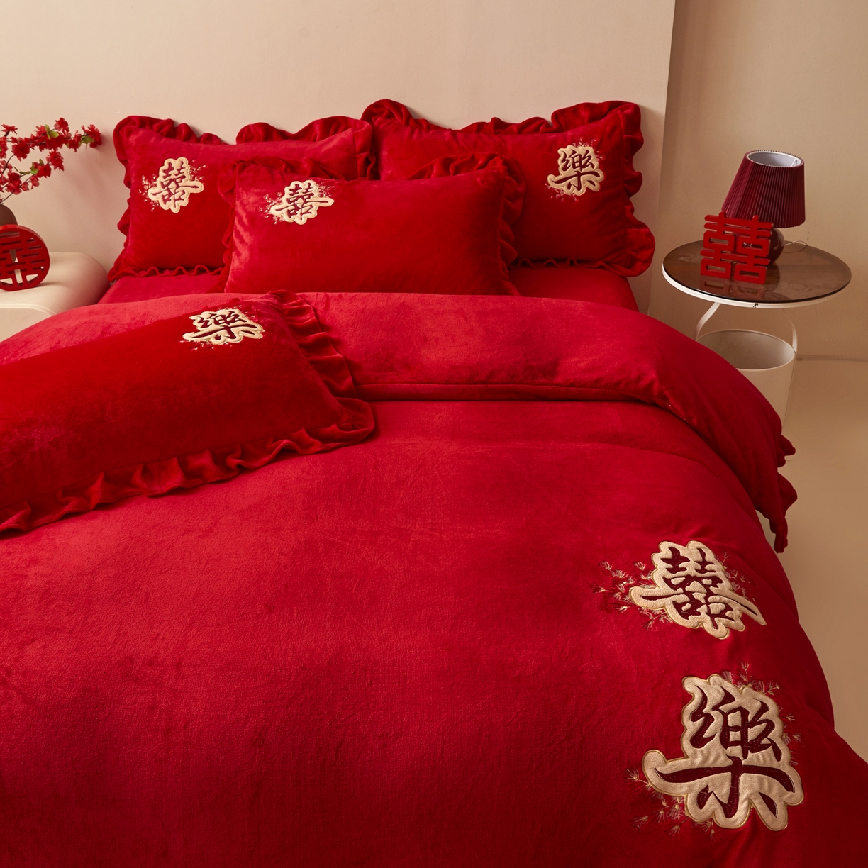 91家纺网 家纺一手货源 找家纺 千希家纺 2025新款220克牛奶绒贴布绣婚庆套件（提供买家秀） 贴布款-喜樂