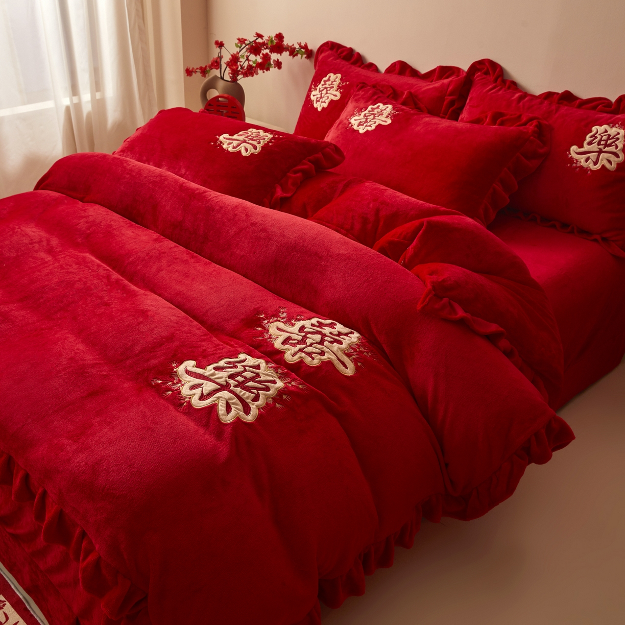 91家纺网 家纺一手货源 找家纺 千希家纺 2025新款220克牛奶绒贴布绣婚庆套件（提供买家秀） 贴布款-喜樂