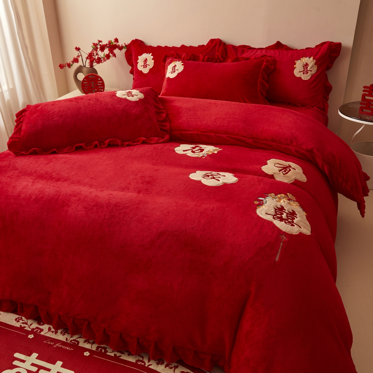 91家纺网 家纺一手货源 找家纺 千希家纺 2025新款220克牛奶绒贴布绣婚庆套件（提供买家秀） 吾家有喜
