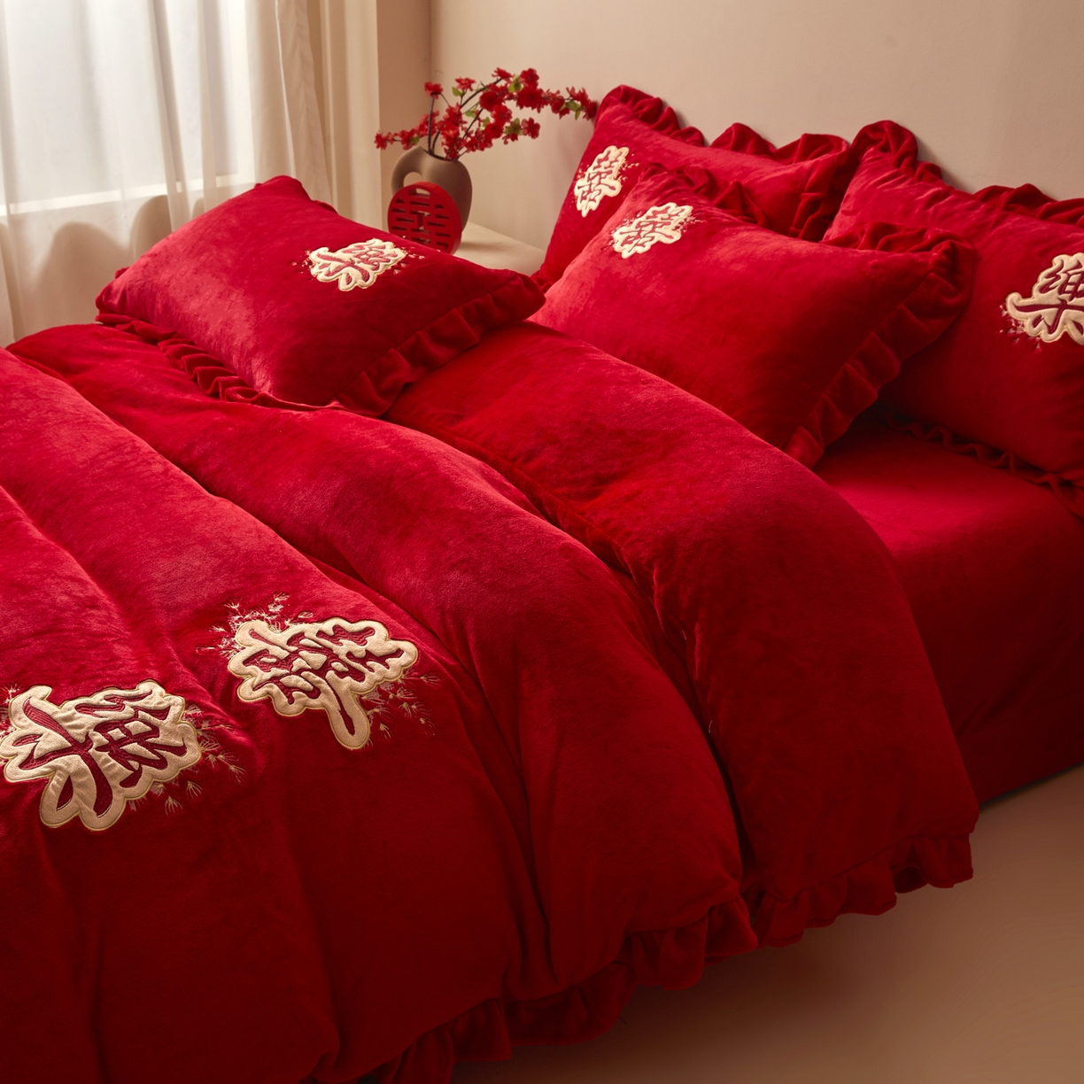 91家纺网 家纺一手货源 找家纺 千希家纺 2025新款220克牛奶绒贴布绣婚庆套件（提供买家秀） 贴布款-喜樂