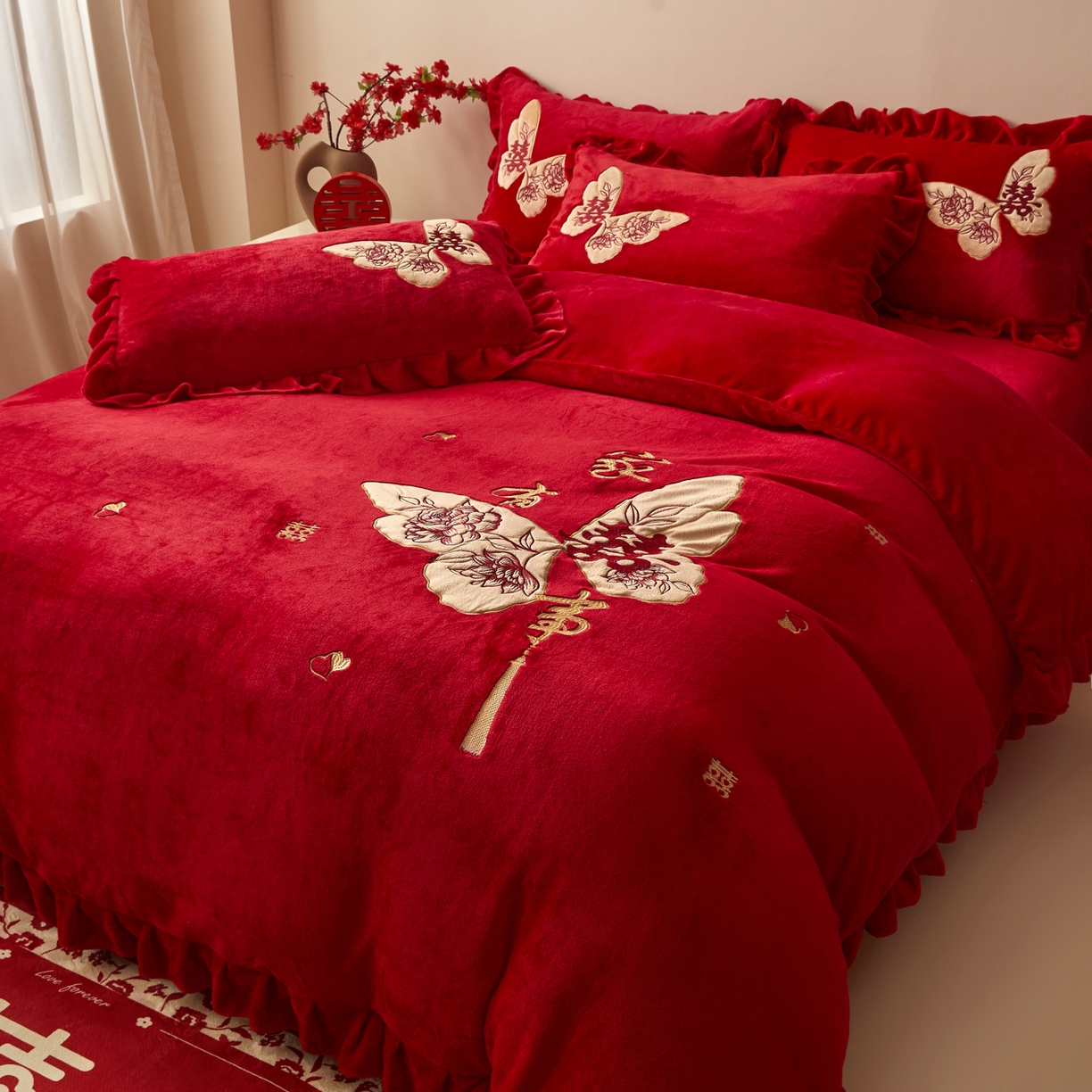 91家纺网 家纺一手货源 找家纺 千希家纺 2025新款220克牛奶绒贴布绣婚庆套件（提供买家秀） 家有喜事