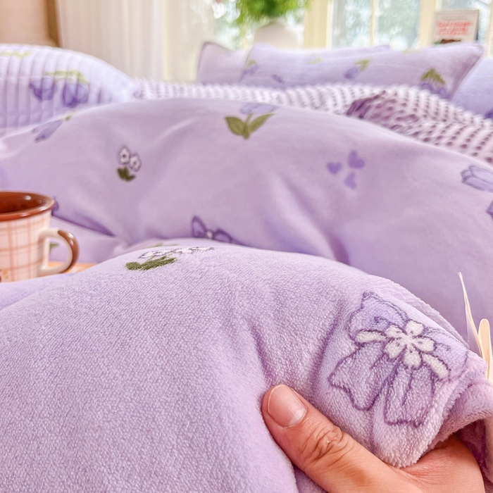 91家纺网 家纺一手货源 找家纺 尚美家纺 2025冬季新品豆豆绒高克重床盖被套四件套 紫色郁金香